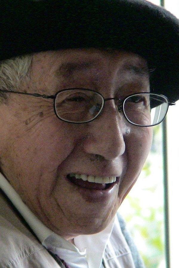 特伟